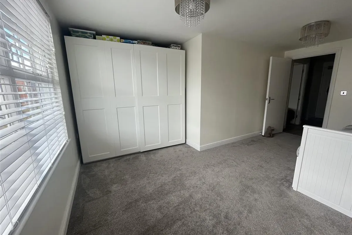 Flat Florey Gardens in Aylesbury