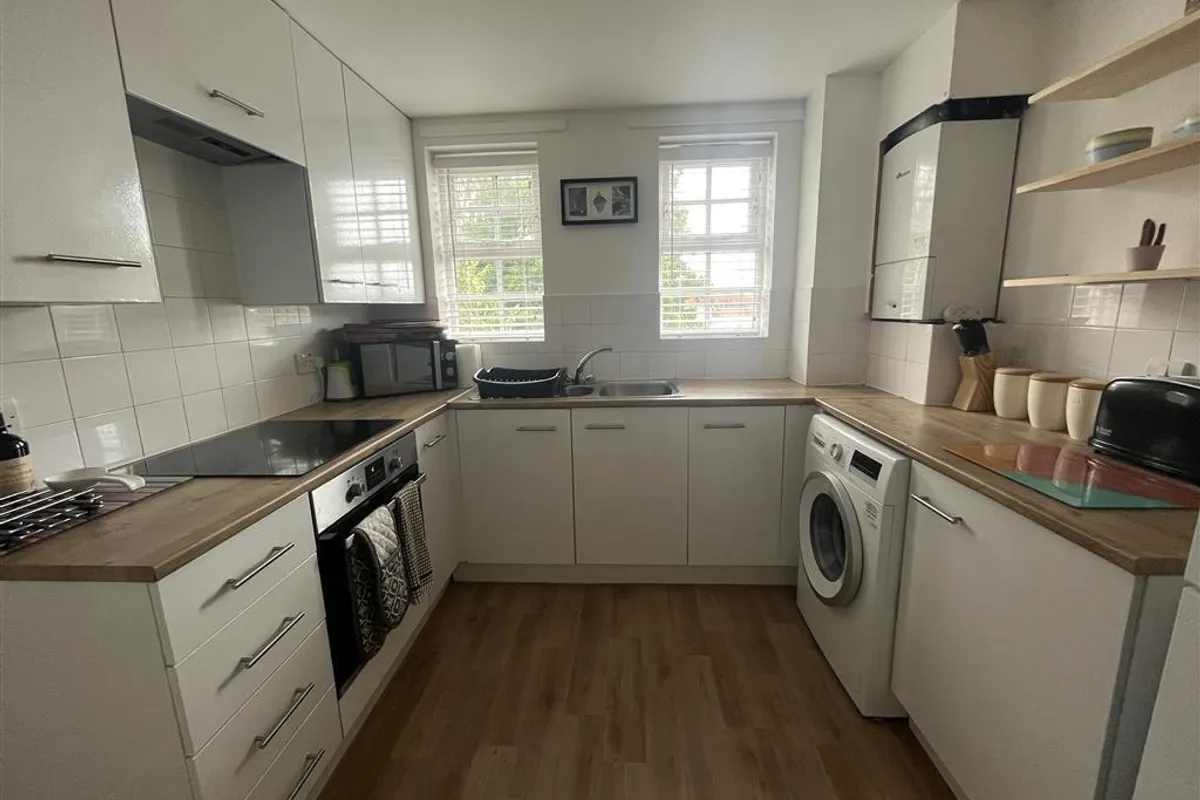 Flat Florey Gardens in Aylesbury