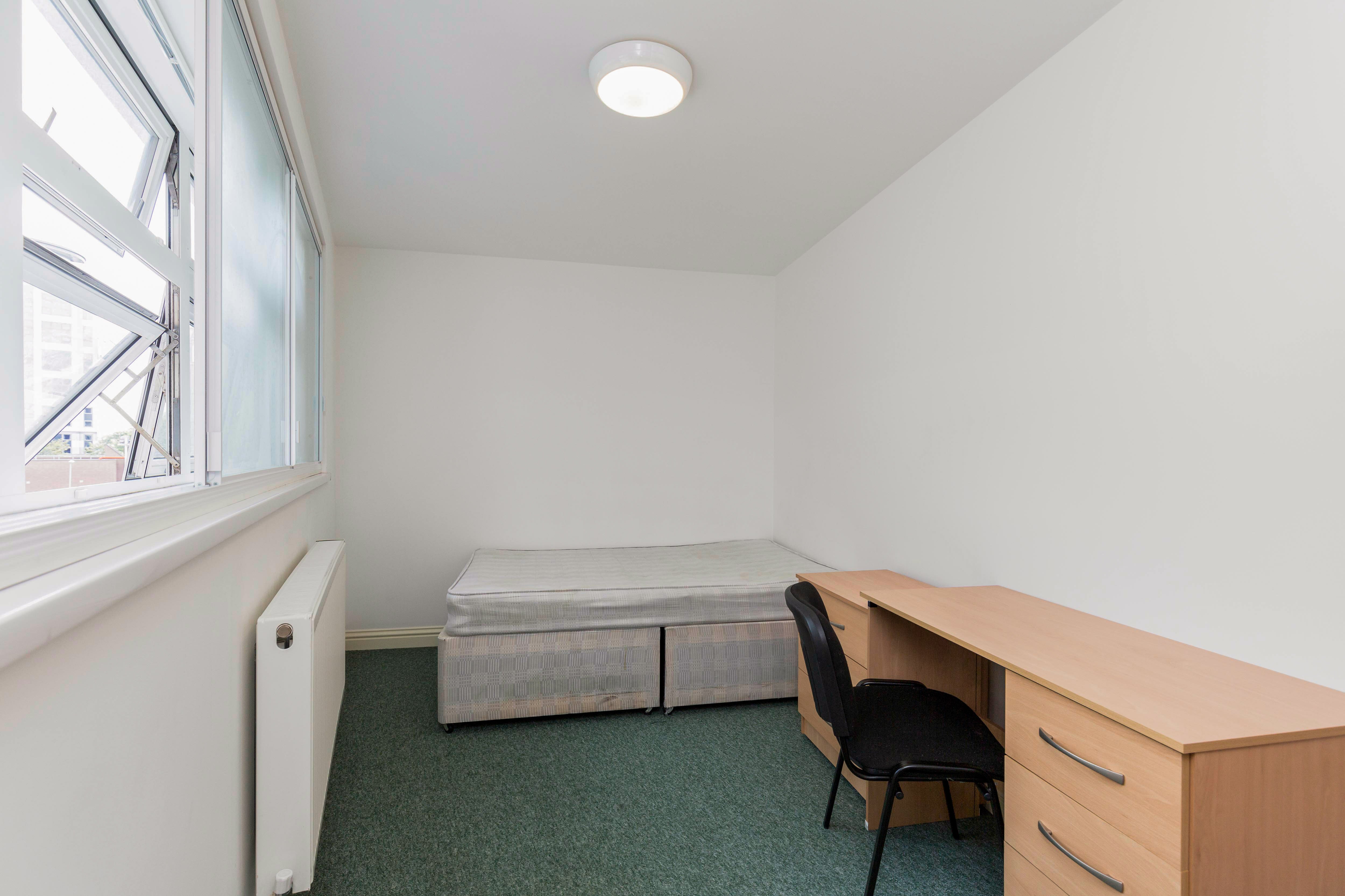 Room Guildhall Walk in Portsmouth