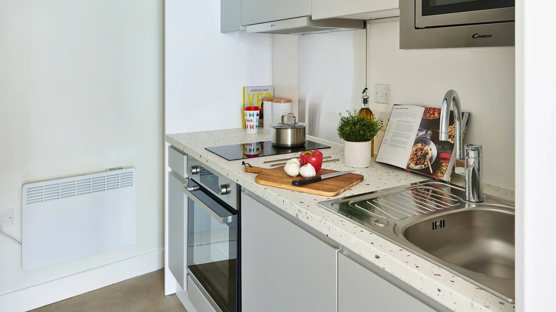 Room Spa Road in Greater London