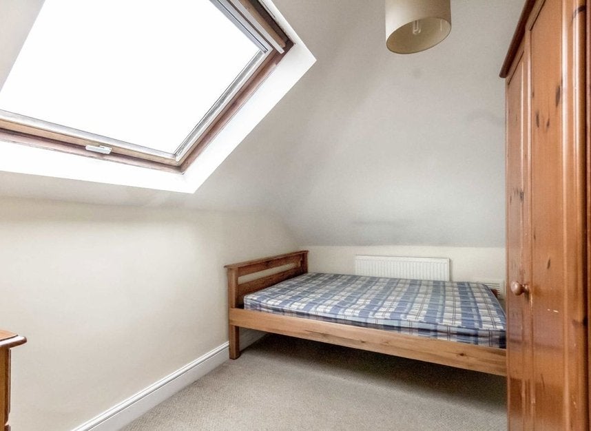 Flat Tremadoc Road in Greater London