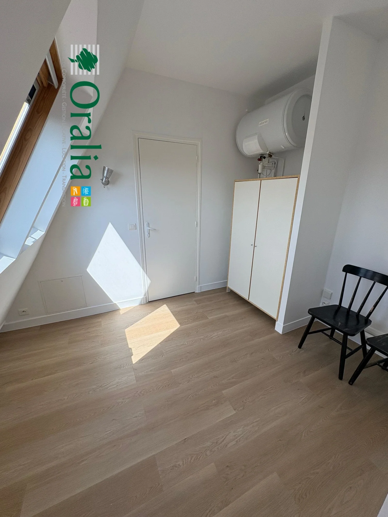 Flat Rue de Lévis in Paris