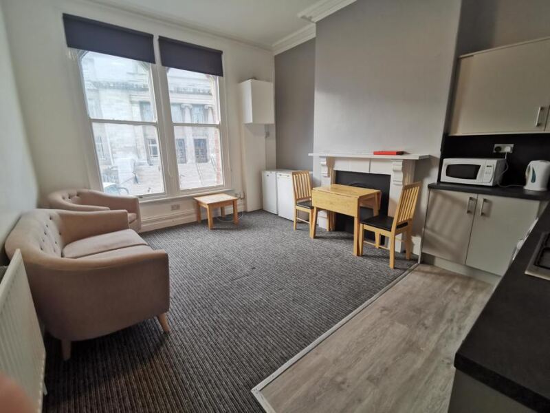 Flat Blandford Grove in Leeds
