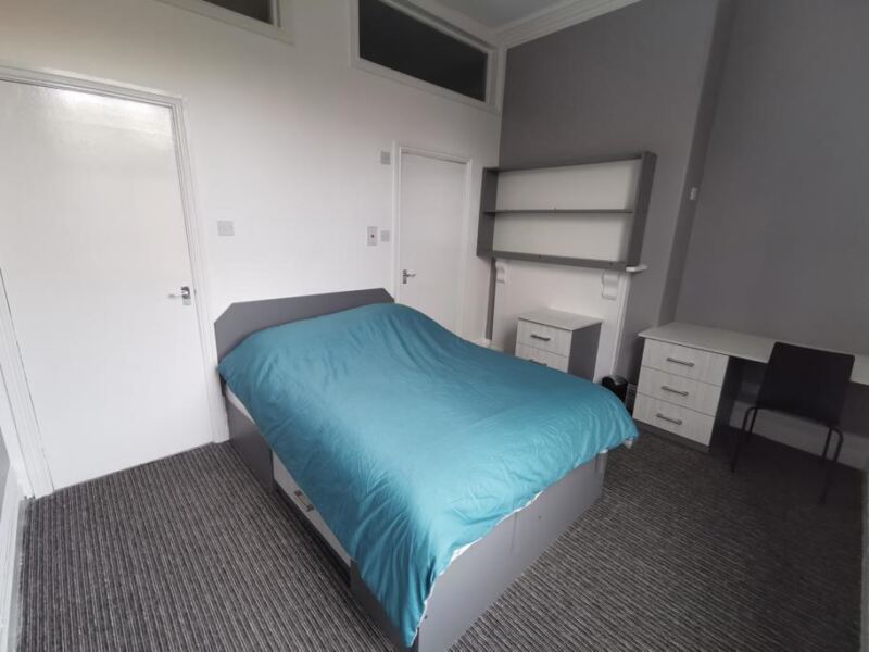 Flat Blandford Grove in Leeds