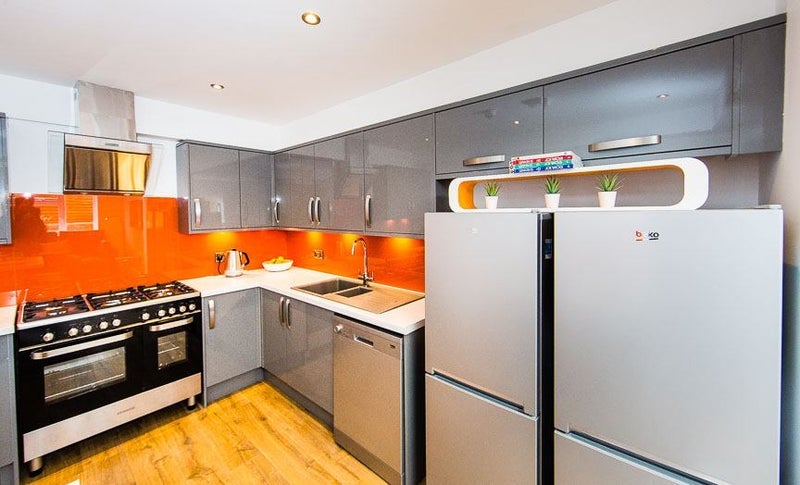 Room Brownberrie Avenue in Leeds