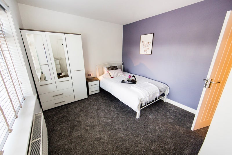 Room Brownberrie Avenue in Leeds