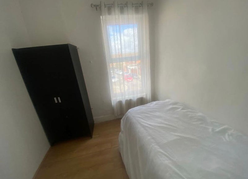 Room Newton Road in Birmingham