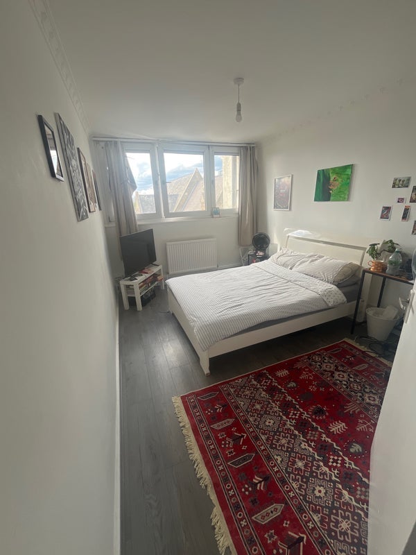 Room Farthing Fields in Greater London
