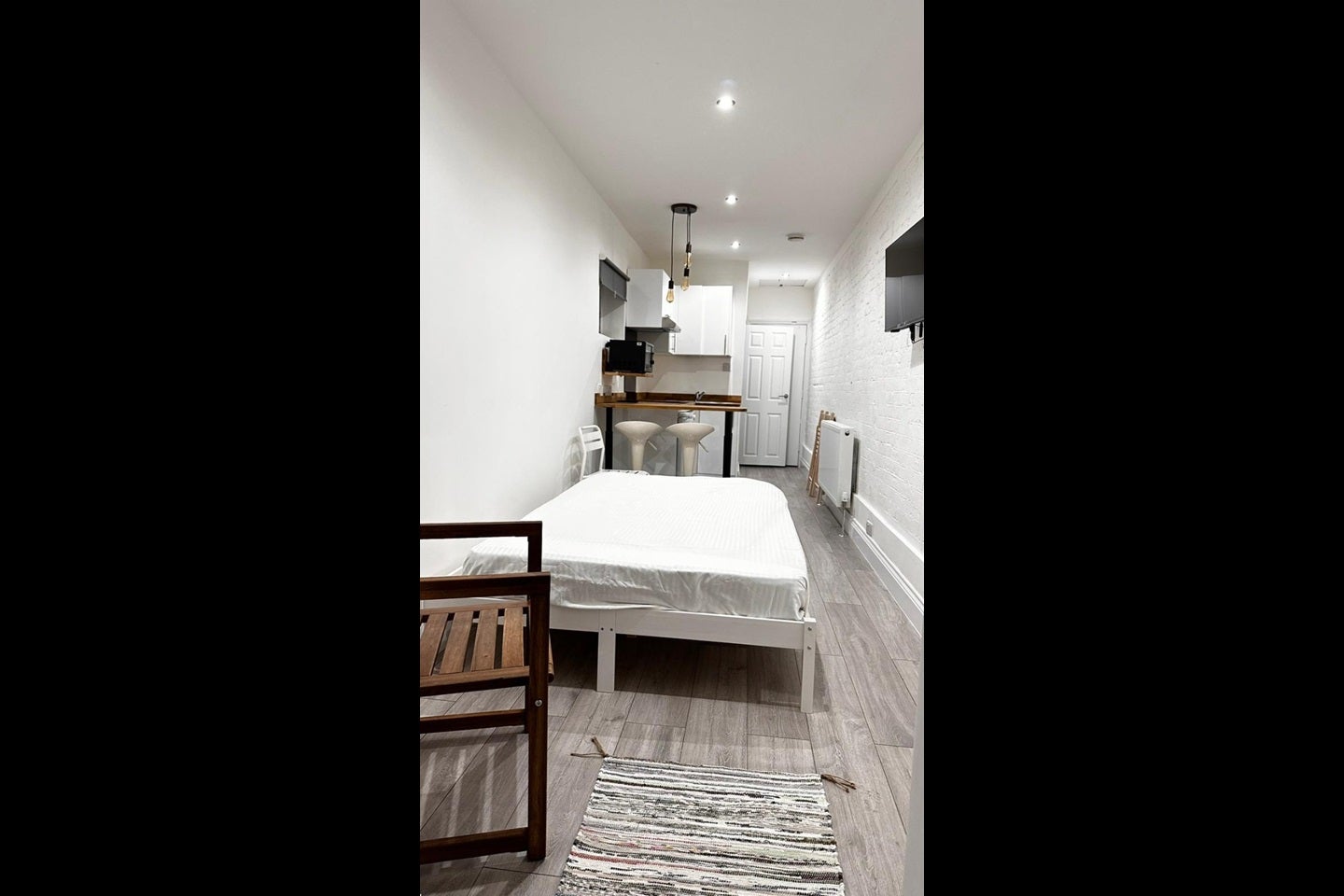 Room Heathwood Gardens in Greater London