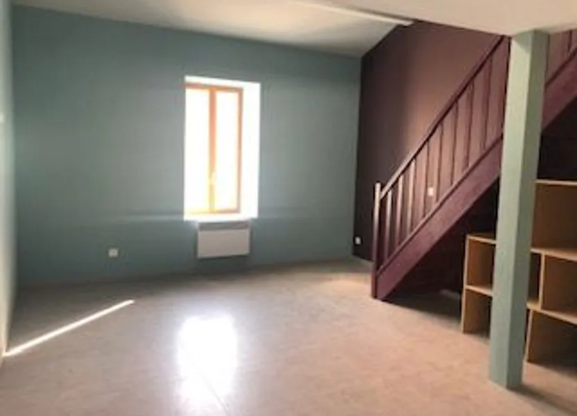 Appartement D 884 à Farges