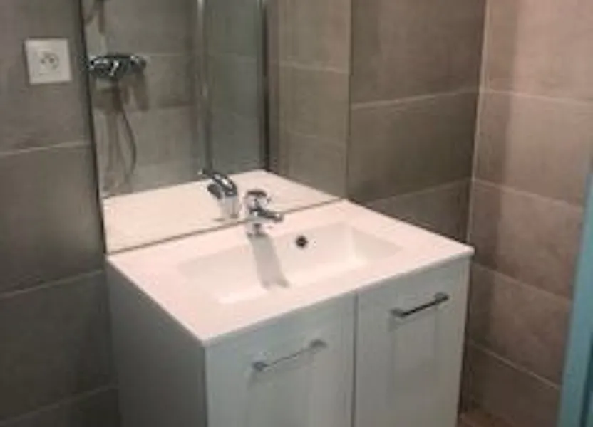 Appartement D 884 à Farges