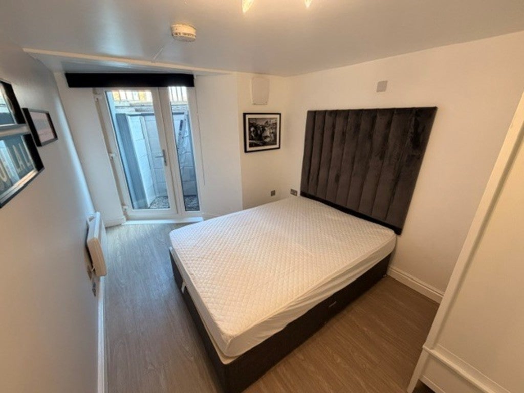 Flat Latham Street in Preston