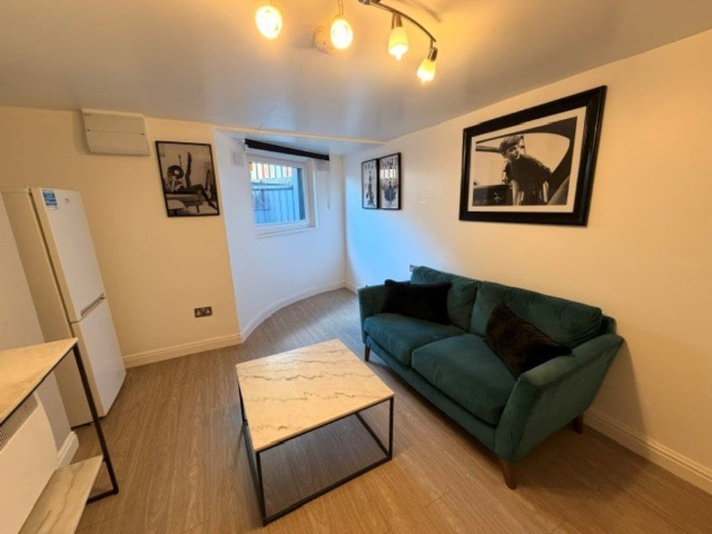 Flat Latham Street in Preston