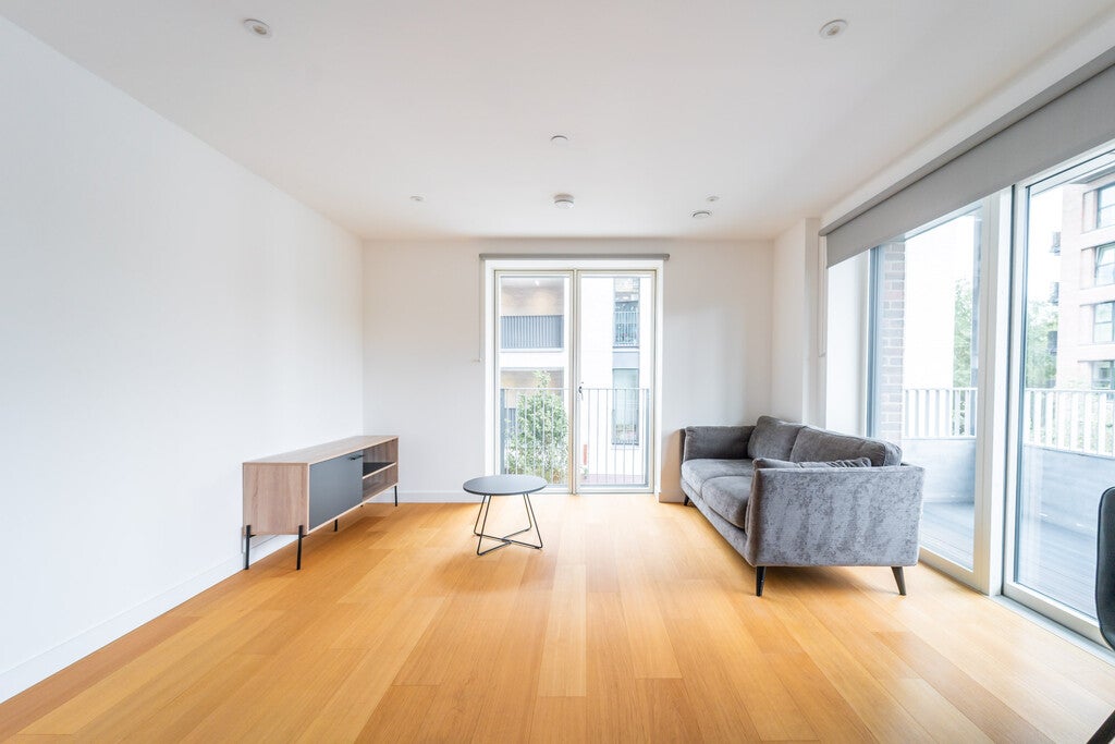 Flat Devon Close in Greater London