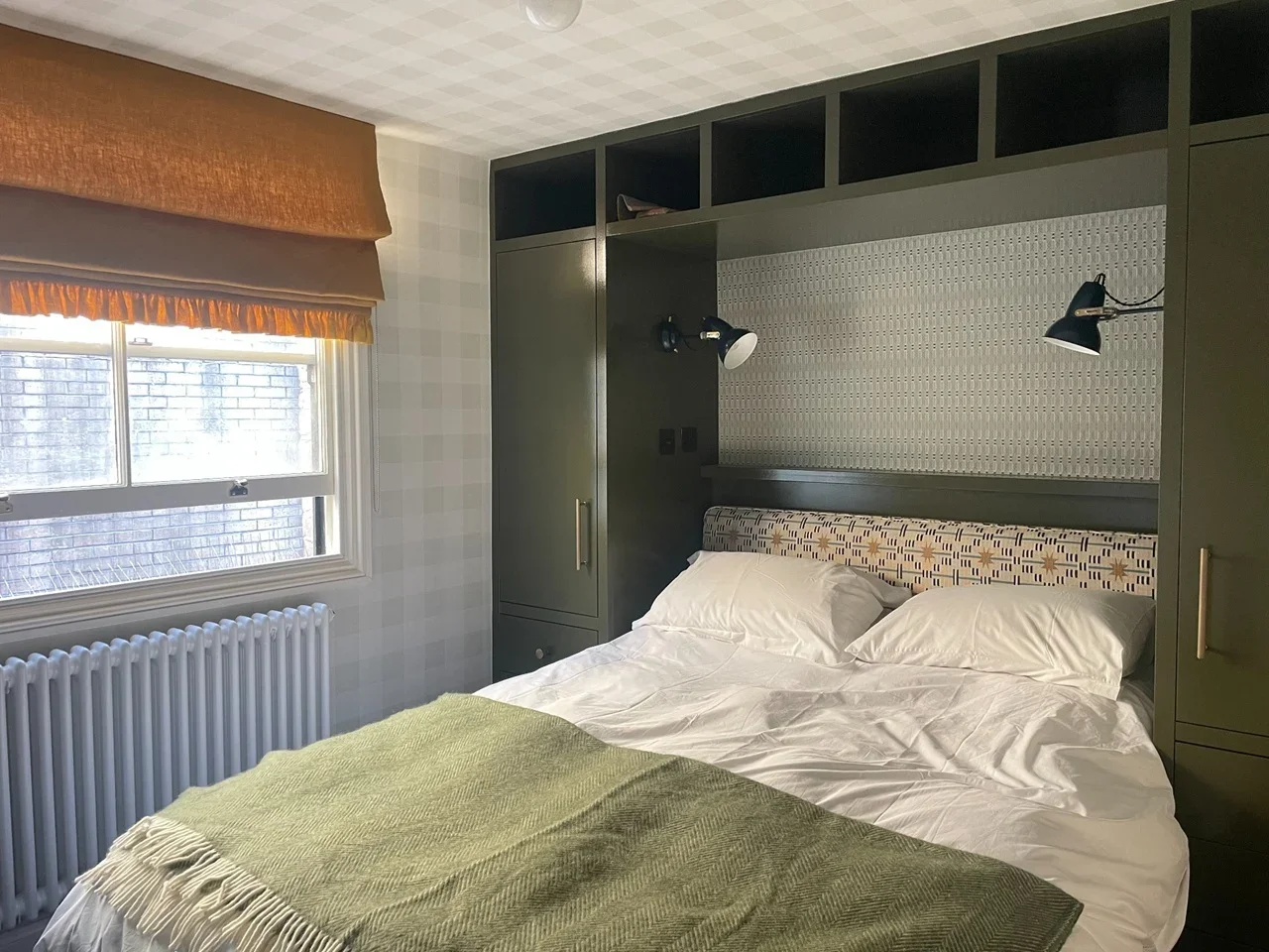 Room Kensington Gardens Square in City of Westminster