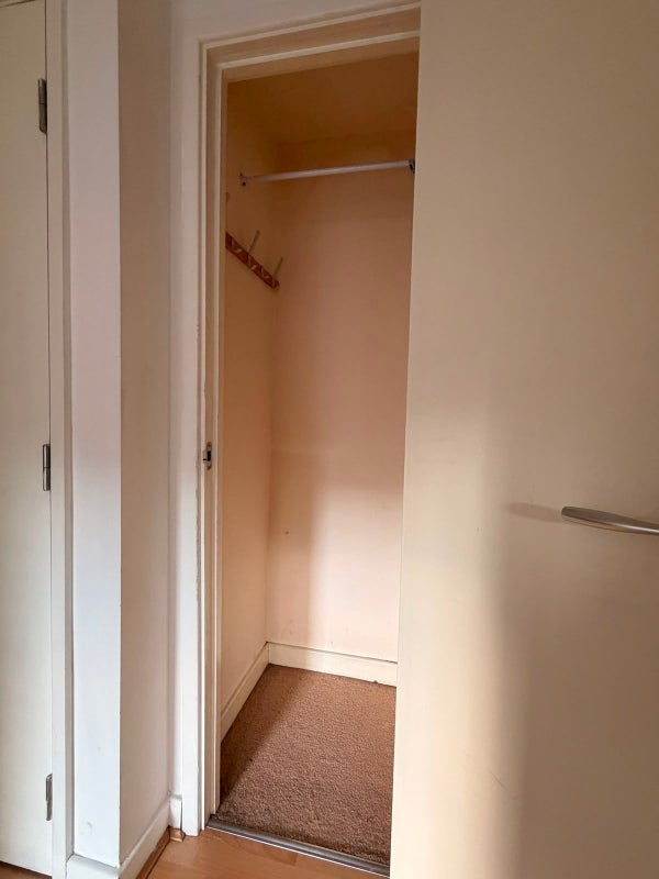Room Wellington Square in Greater London