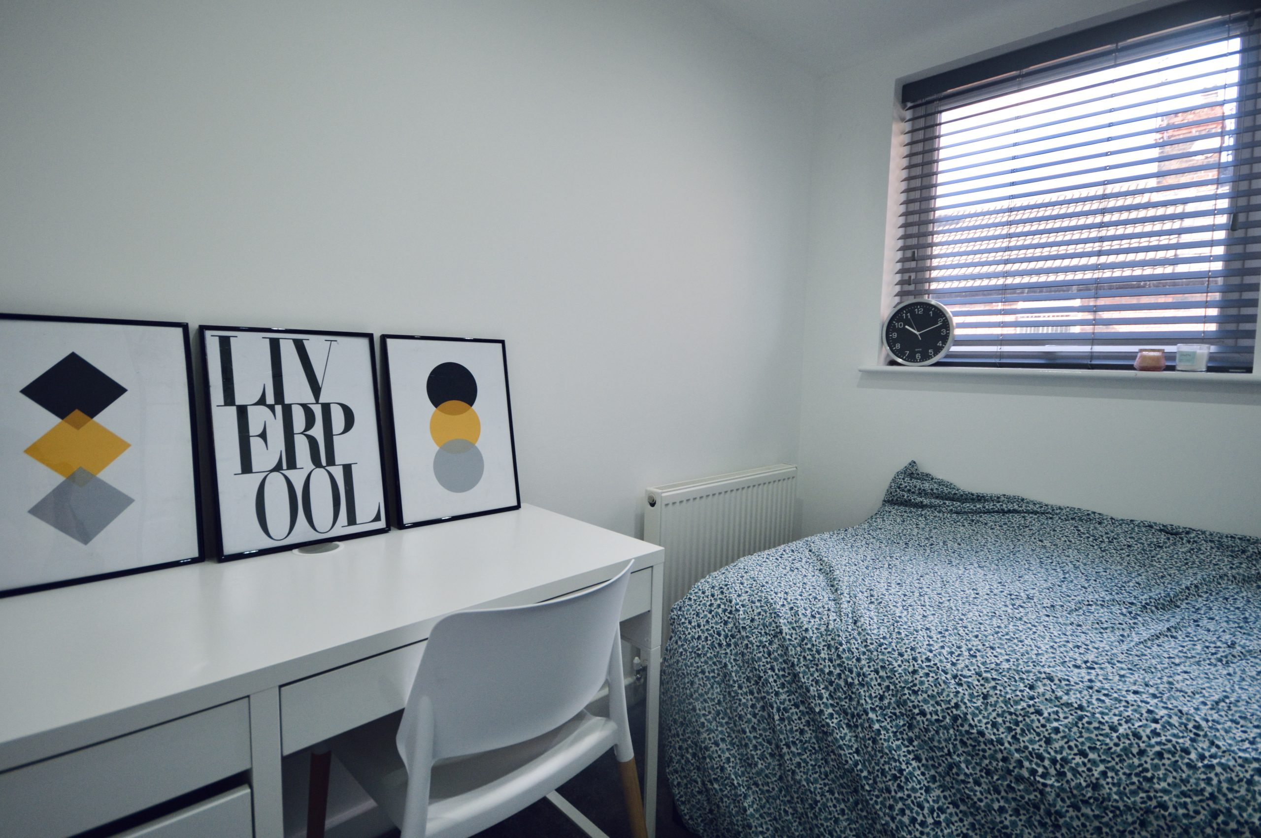 Room Liscard Road in Liverpool