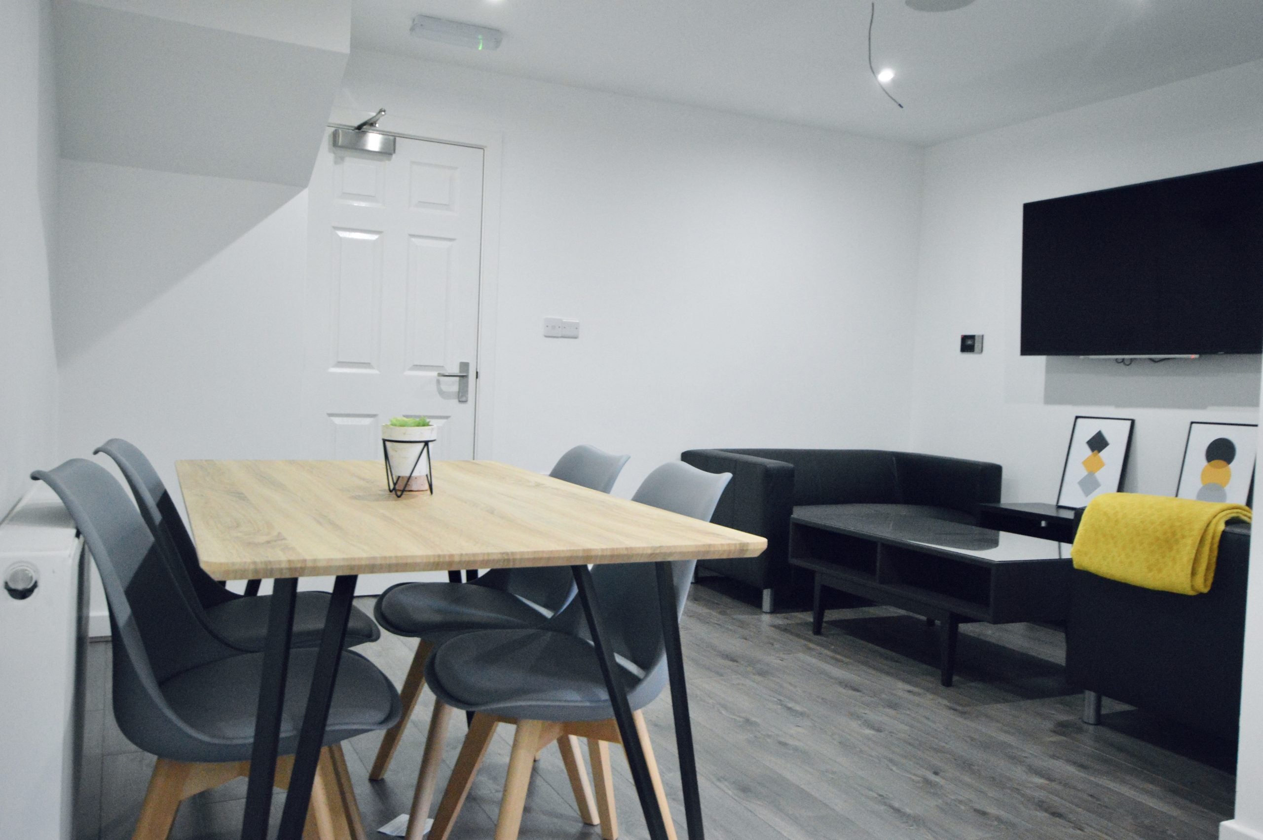 Room Liscard Road in Liverpool