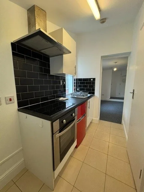 Flat Bowes Road in Greater London
