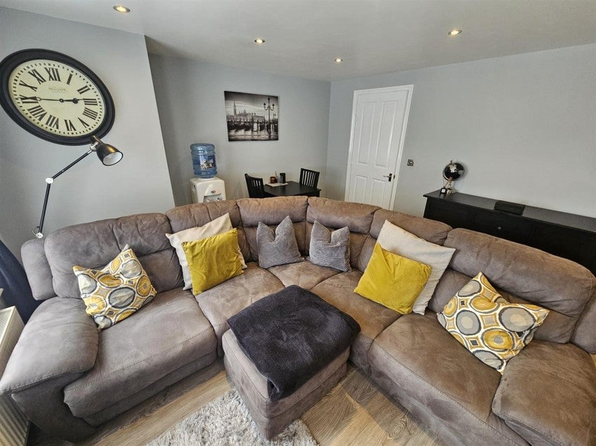 Flat Yale Road in Willenhall