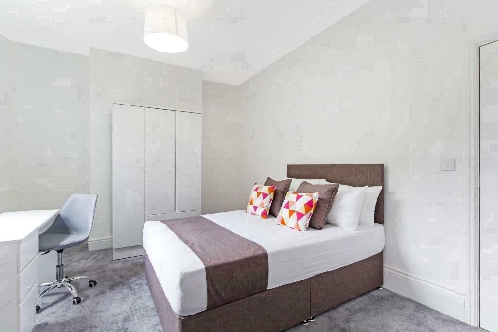 Flat Herbert Street in Greater London