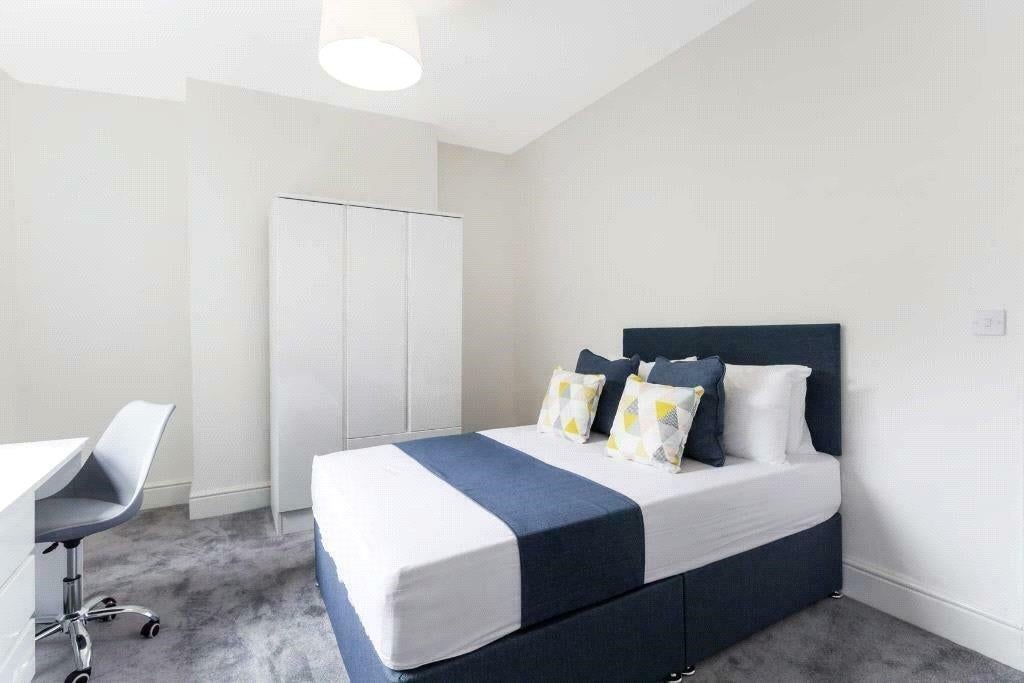Flat Herbert Street in Greater London