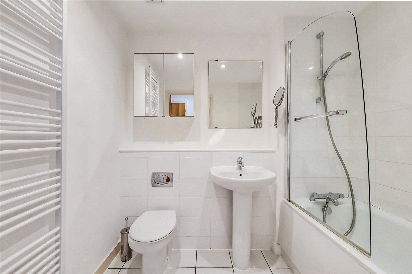 Flat Scott Avenue in Greater London