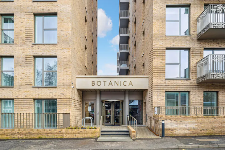 Flat William Morris Way in Greater London
