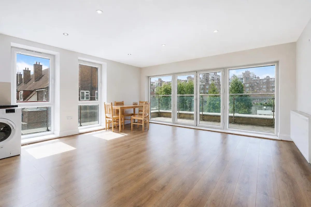Flat Penton Place in Greater London