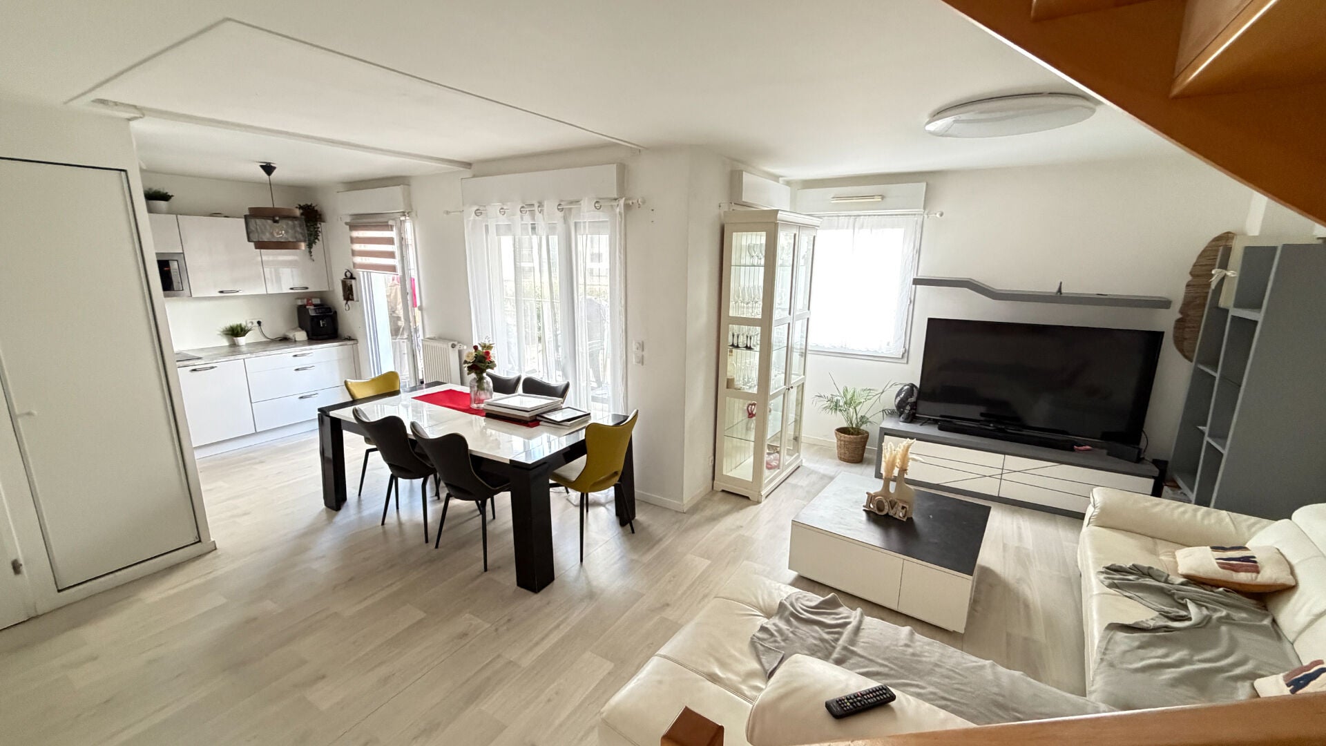 Flat Desserte Ernest Cognacq in Évry