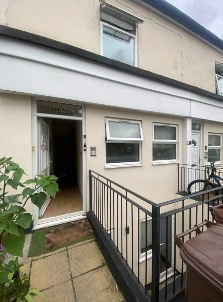 Flat Lind Road in Greater London