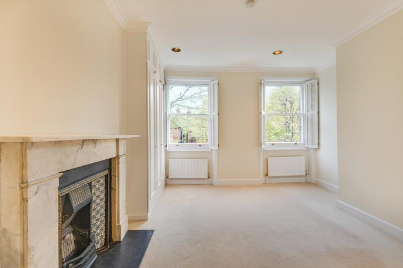 Flat Netherhall Gardens in Greater London