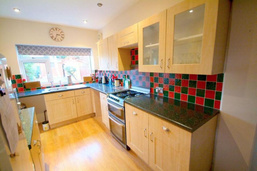Flat Tankerton Road in Greater London