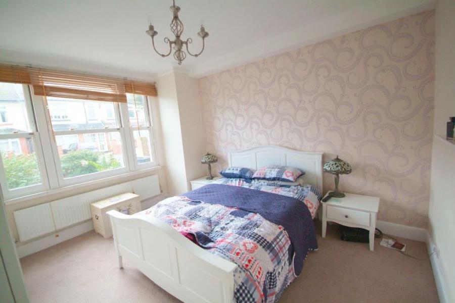 Flat Tankerton Road in Greater London