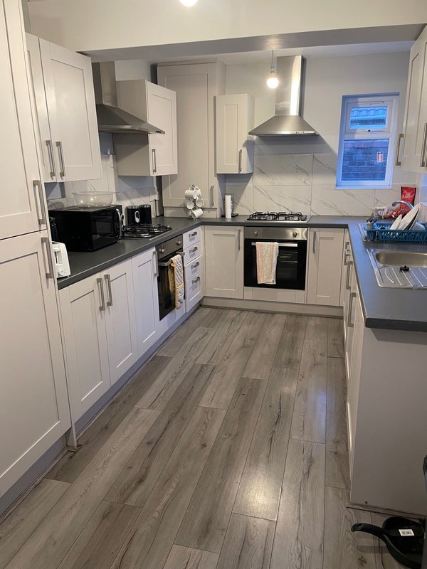 Flat Hannan Road in Liverpool