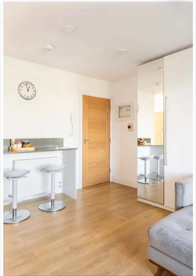 Flat Wanstead Lane in Greater London