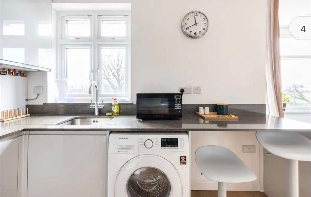 Flat Wanstead Lane in Greater London