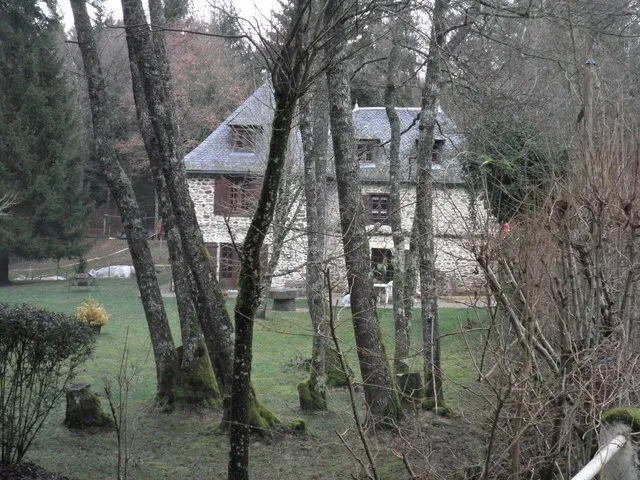 Chambre Rue des Écoles à Soursac
