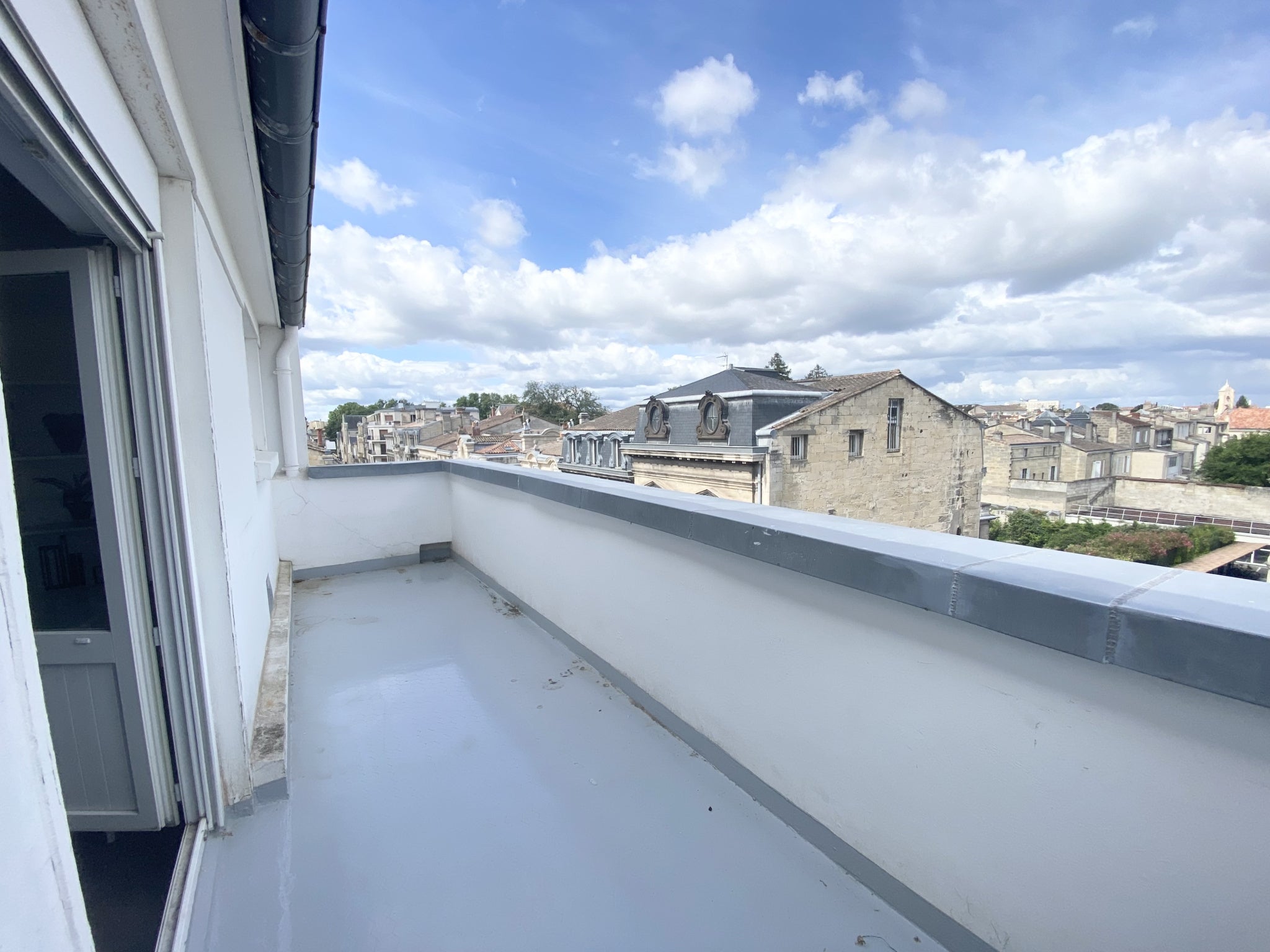 Flat Rue de Pessac in Bordeaux
