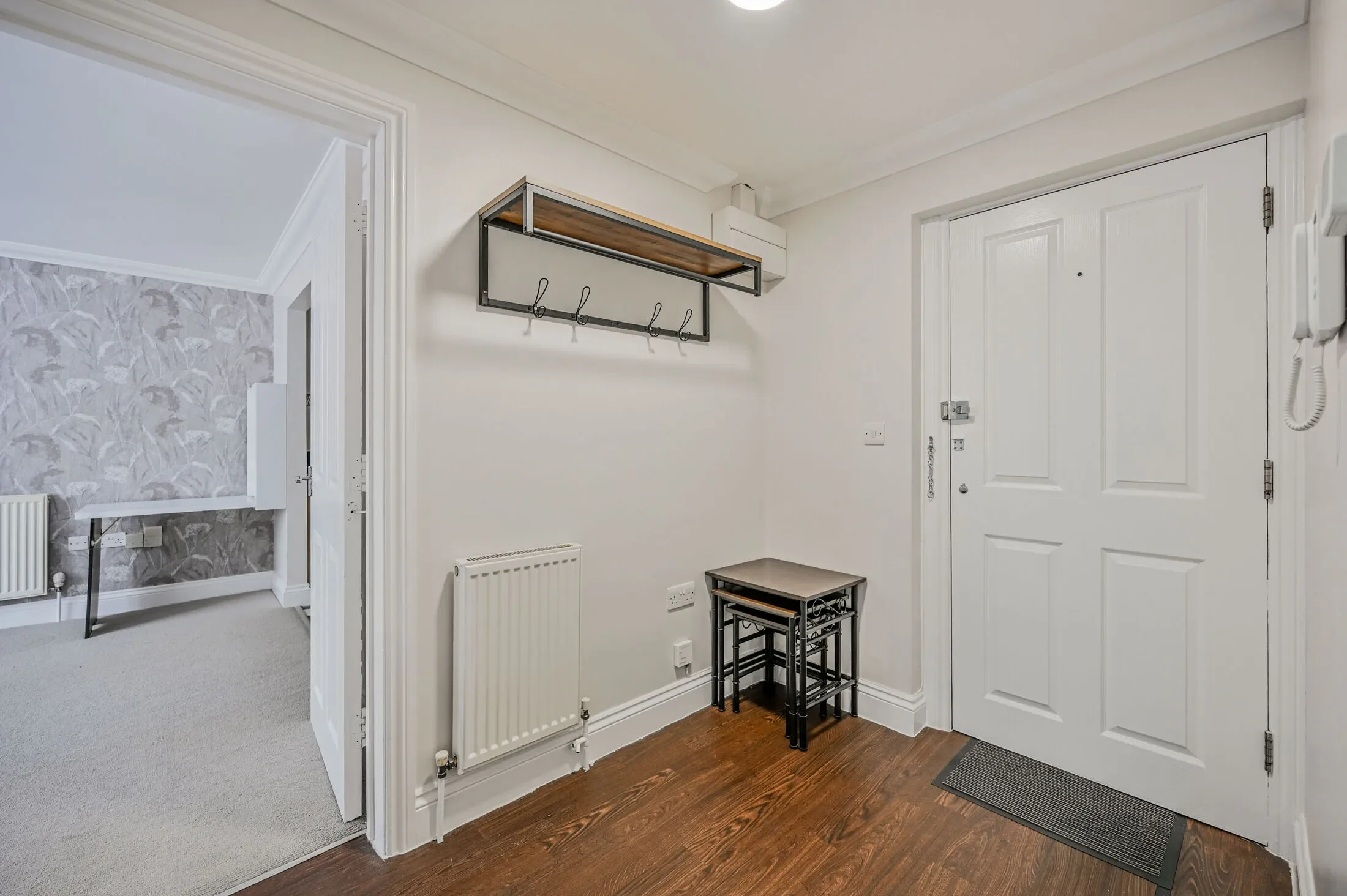 Flat Beresford Road in Greater London