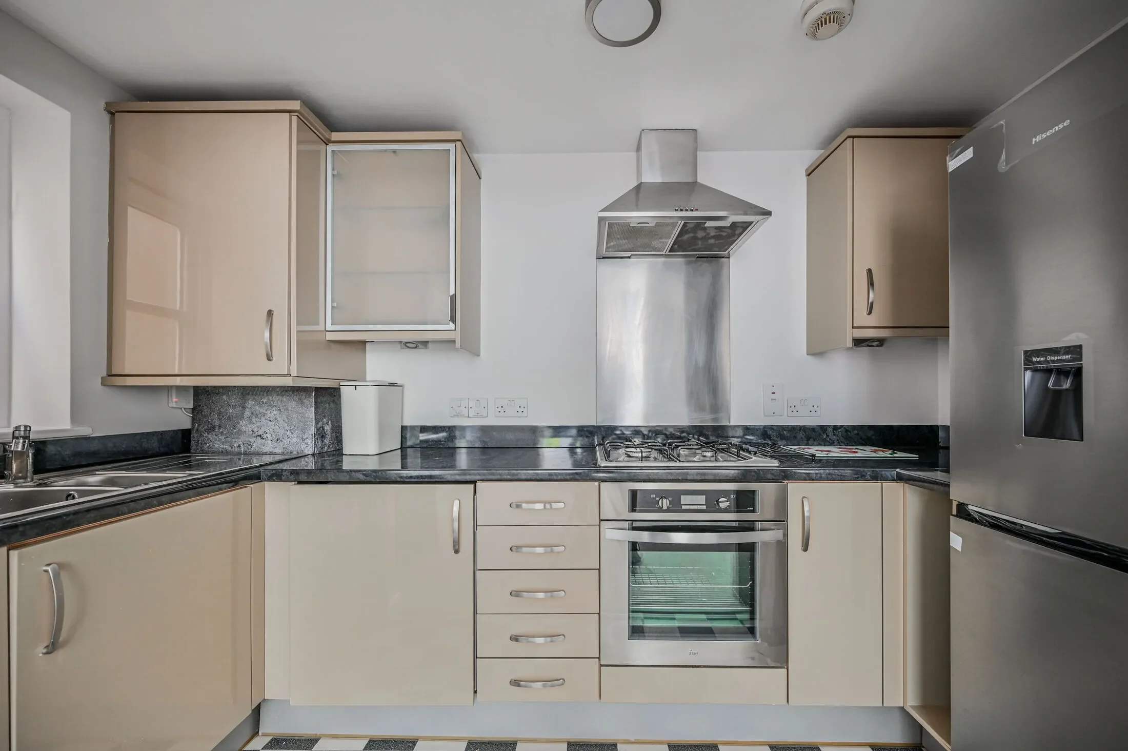 Flat Beresford Road in Greater London