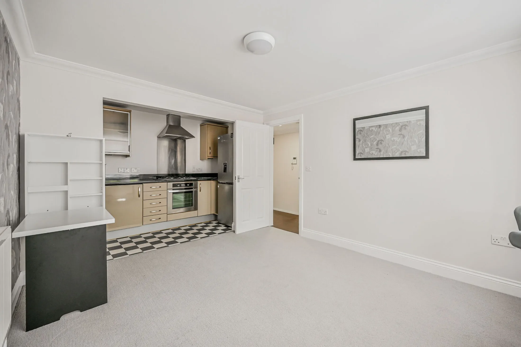 Flat Beresford Road in Greater London