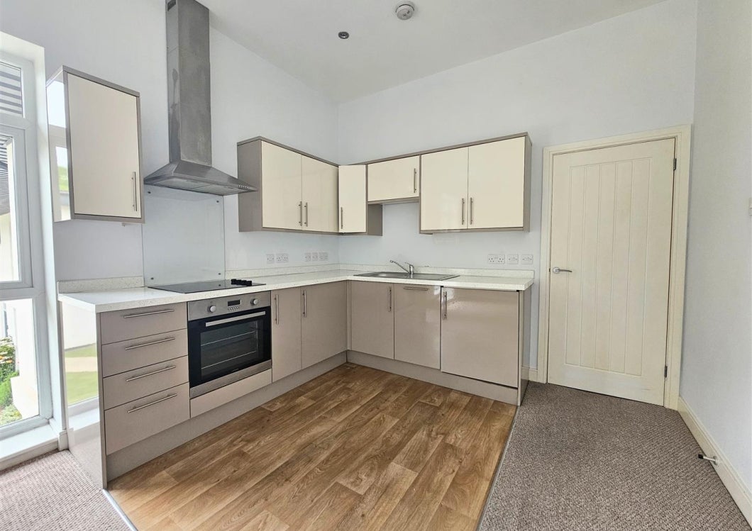 Flat Danescourt Road in Wolverhampton