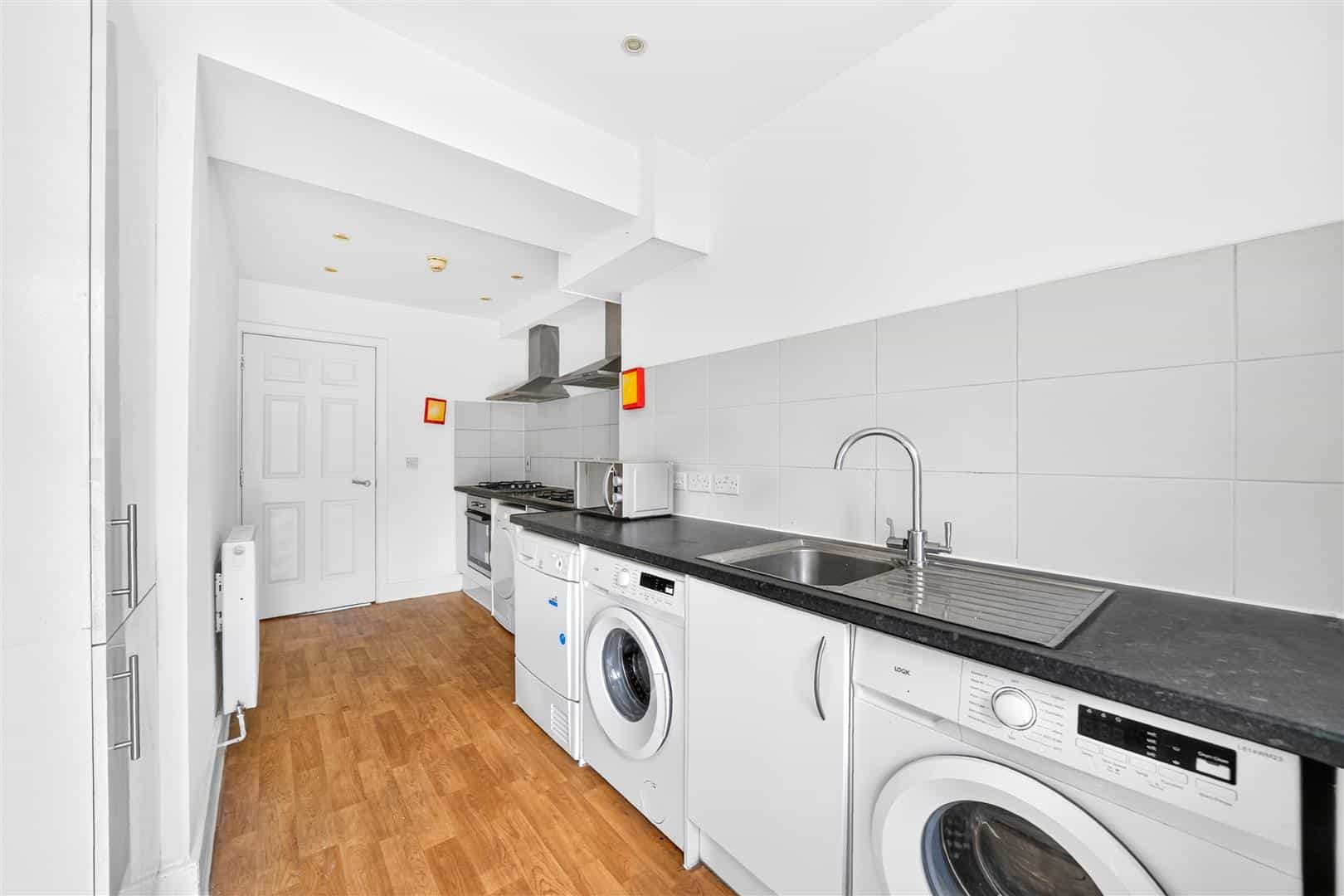 Room Holmwood Road in Greater London