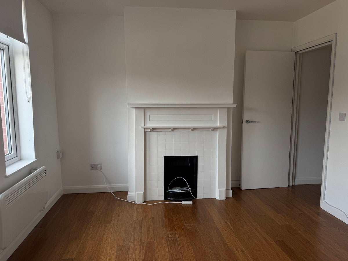 Flat Croydon Road in Greater London