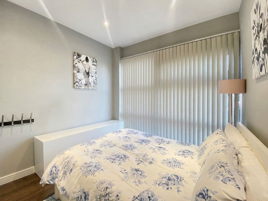 House Bath Road in Greater London