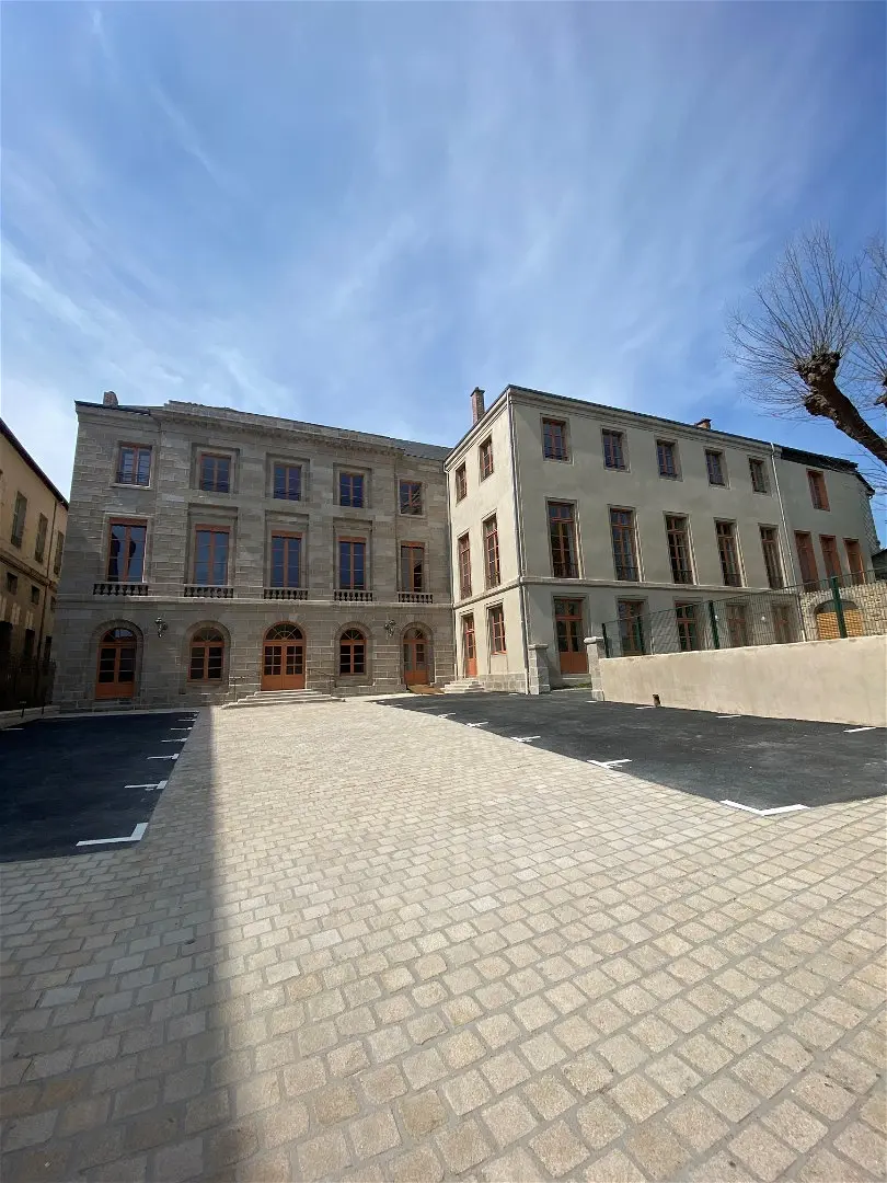 Appartement Place Étienne Pinchaud à Limoges