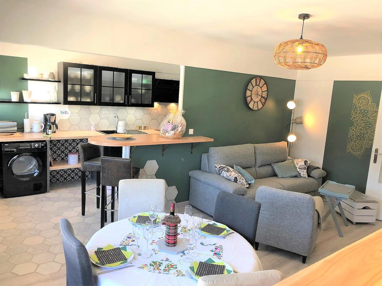 Flat Place Chanoine Ladame in Reims