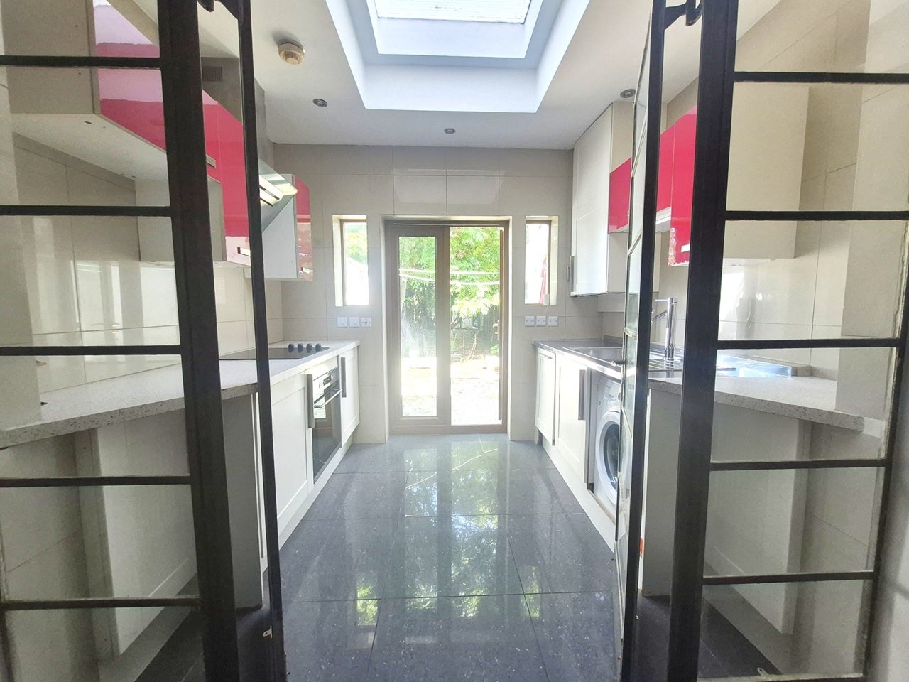 Flat Norbury Crescent in Greater London