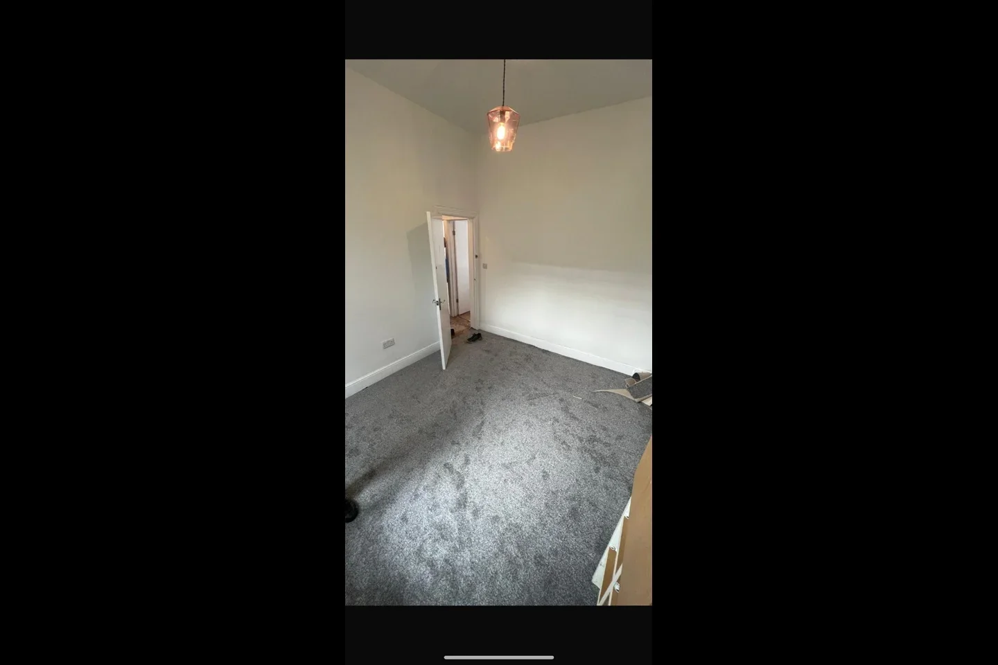 Room Sandrock Road in Greater London